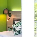 Du Pont Hotel