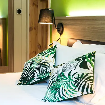 Du Pont Hotel 2*